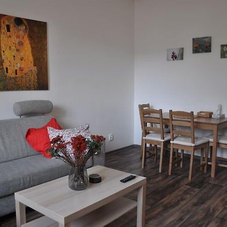 Apartment In Praha 3 Buitenkant foto