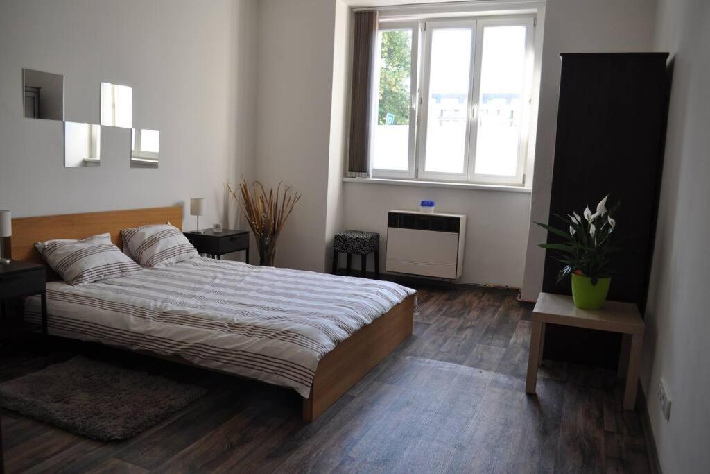 Apartment In Praha 3 Buitenkant foto