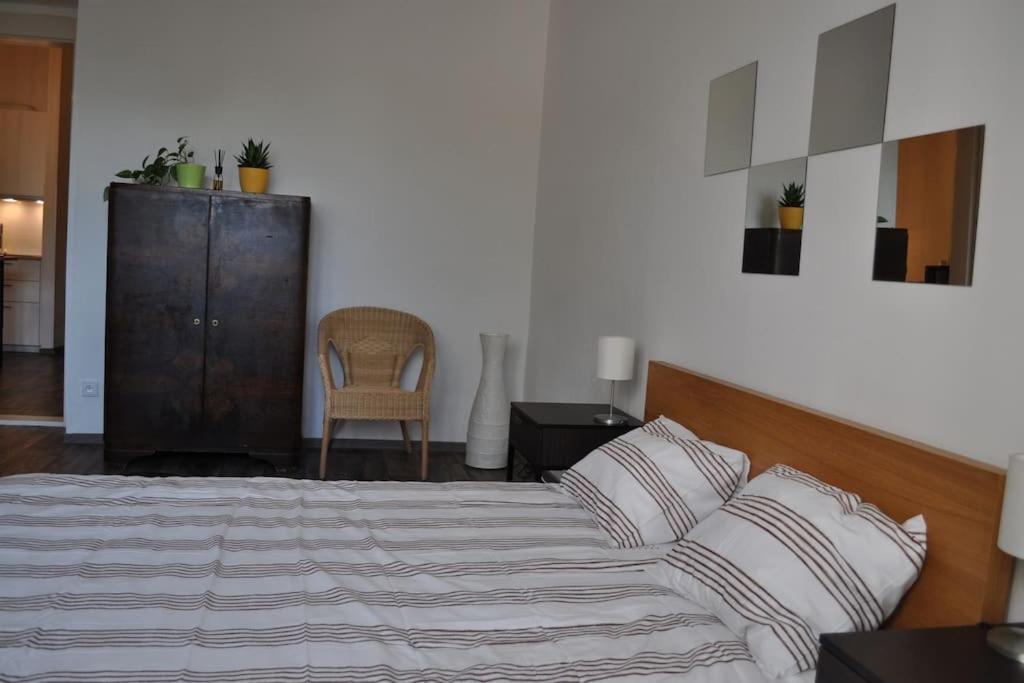 Apartment In Praha 3 Buitenkant foto